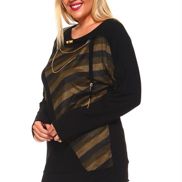 Knit Sweater with Striped Print and Necklace - Picture 2 of 4